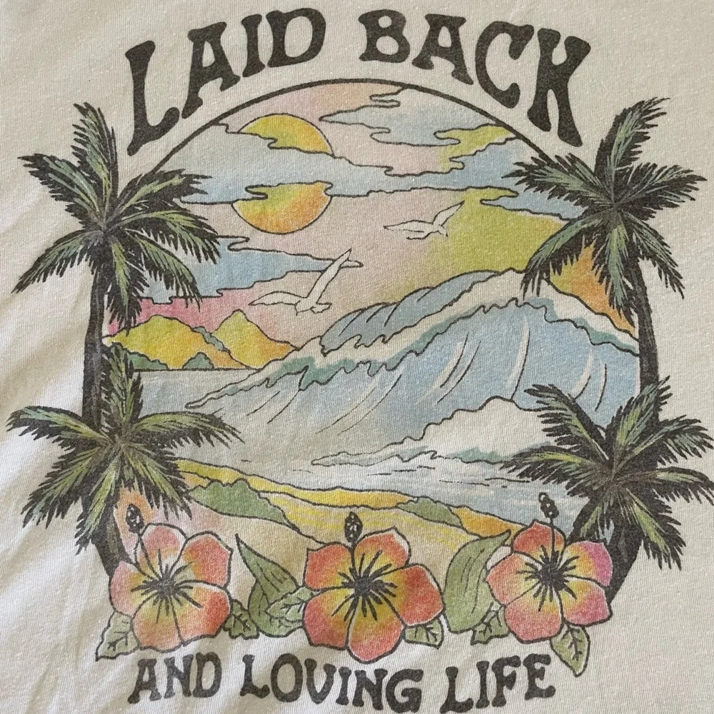 Beachy tee - Picture 2 of 4